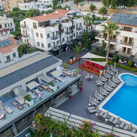 Samira Exclusive & 3*