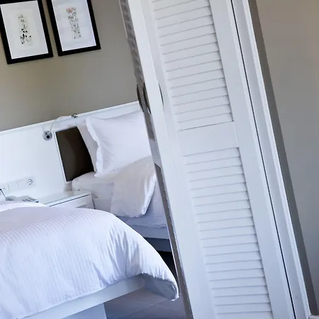 Samira Exclusive & 3*