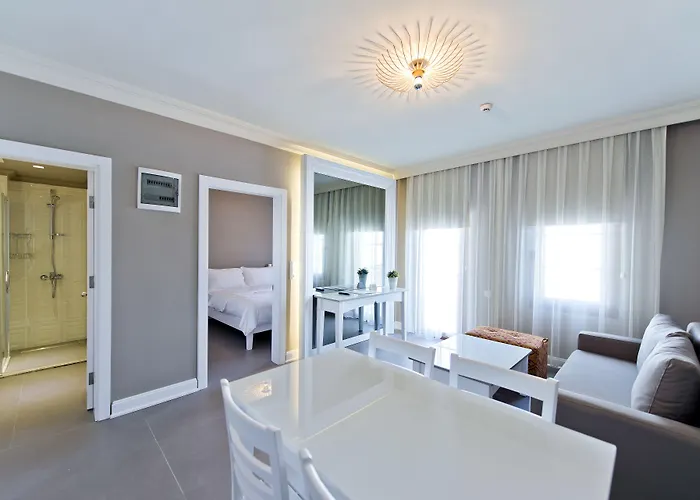 Samira Exclusive & 3* Kalkan