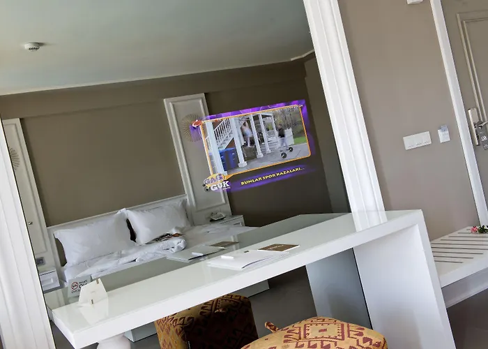 Samira Exclusive & 3*