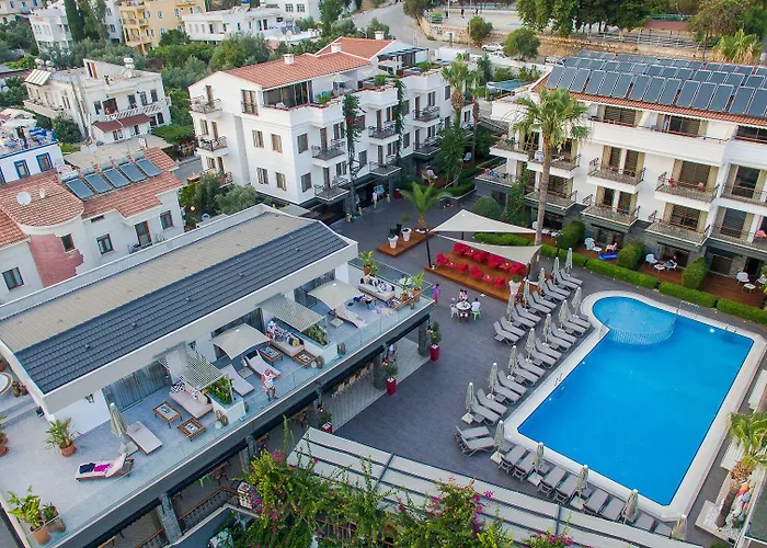 Samira Exclusive & 3*